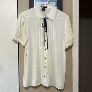 HOT TOPIC antique white puff sleeve heart button down